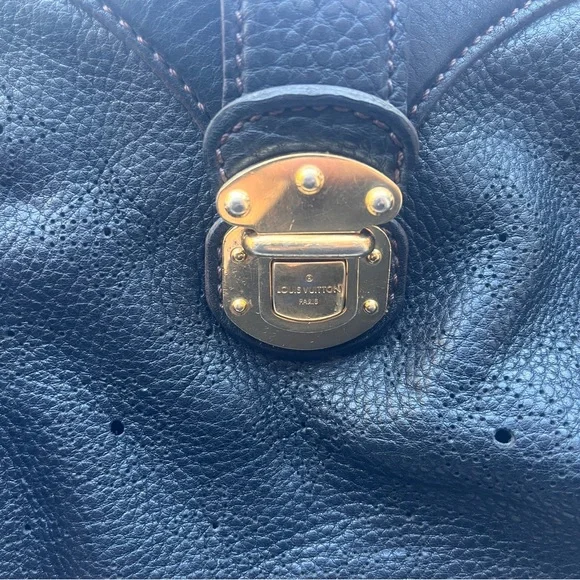 Louis Vuitton Black Shoulder Bag - Picture 4 of 12